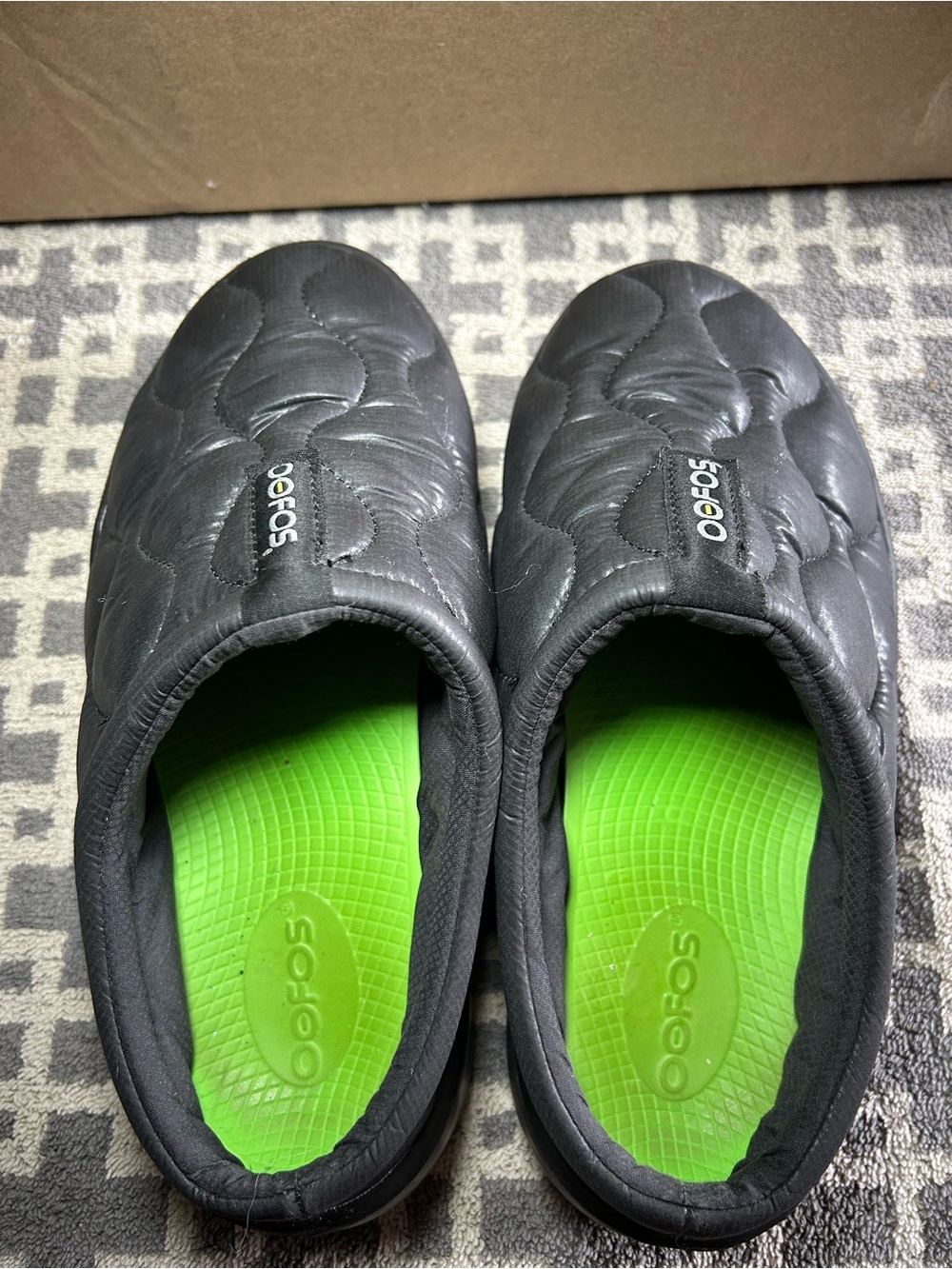 OOFOS Black Quilted Slip-On Clogs with Green Insole - Picture 3 of 6
